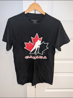 Team Canada Maple Leaf Hockey Graphic T-Shirt - Black/Red